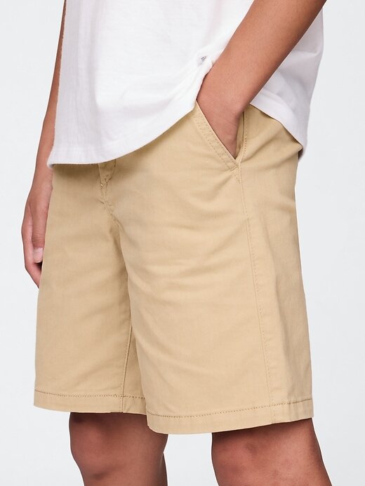 Short kaki décontracté pour enfant de 18 cm Short kaki décontracté pour enfant de 18 cm
